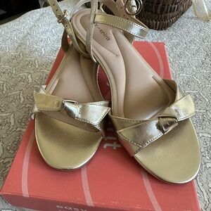 Easy Spirit Metallic Gold Sandals